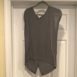 Gap design and crafted woman’s top